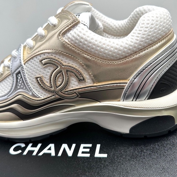 ❌❌SOLD Chanel 2023 White Black Gold Silver CC Logo Trainers Runners Sneakers - Picture 9 of 14